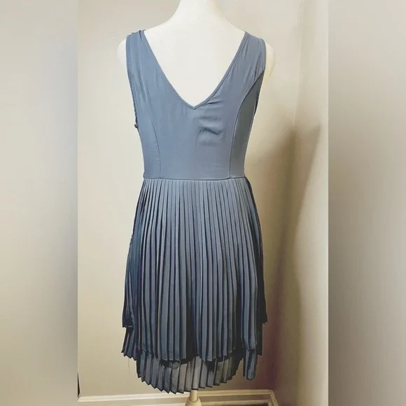 Lauren Conrad Blue Lace & Pleated Dress – Size 6 - Picture 4 of 10